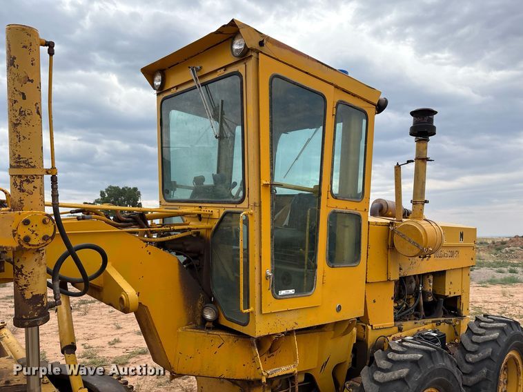 image for item DX8036 1978 Champion 720A motor grader