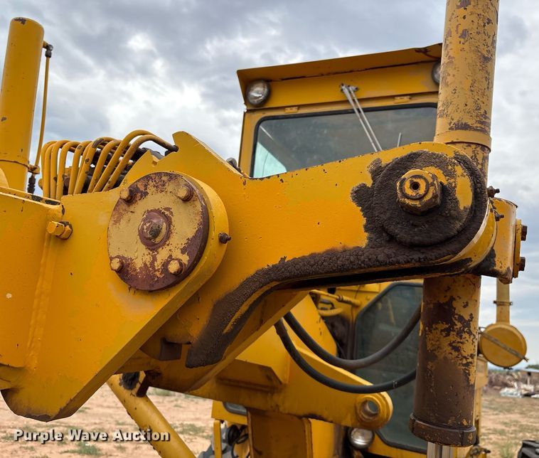 image for item DX8036 1978 Champion 720A motor grader