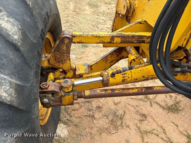 image for item DX8036 1978 Champion 720A motor grader