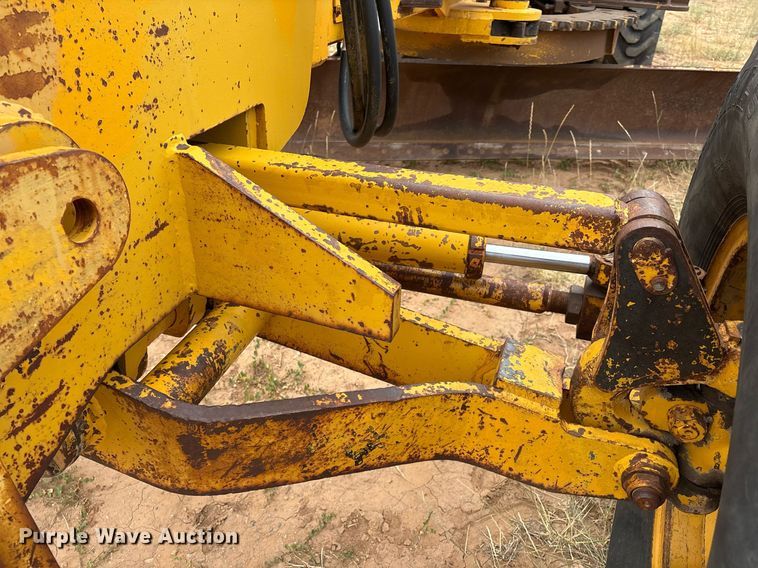 image for item DX8036 1978 Champion 720A motor grader