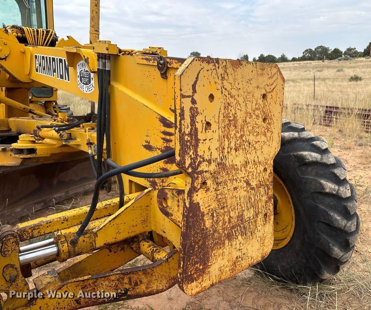 image for item DX8036 1978 Champion 720A motor grader