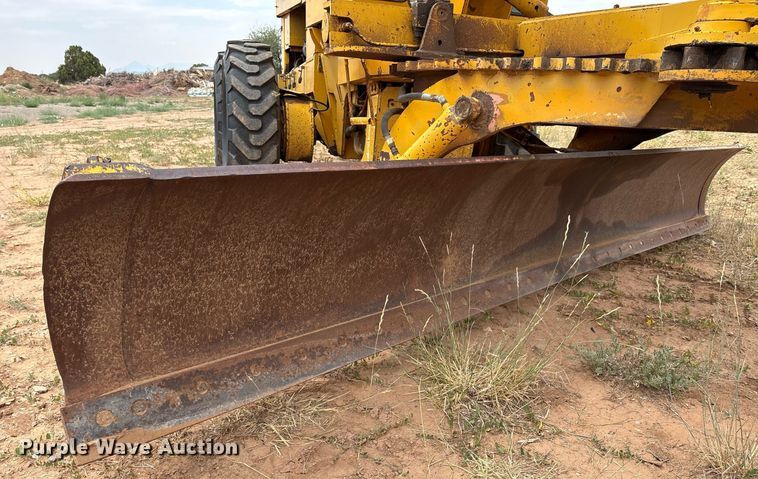 image for item DX8036 1978 Champion 720A motor grader