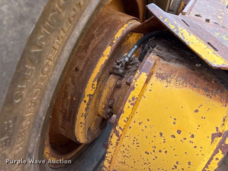 image for item DX8036 1978 Champion 720A motor grader