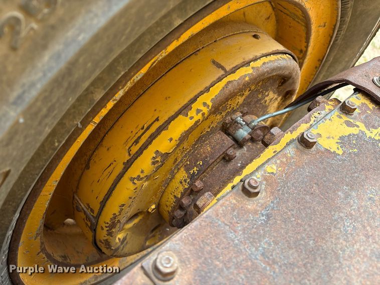 image for item DX8036 1978 Champion 720A motor grader