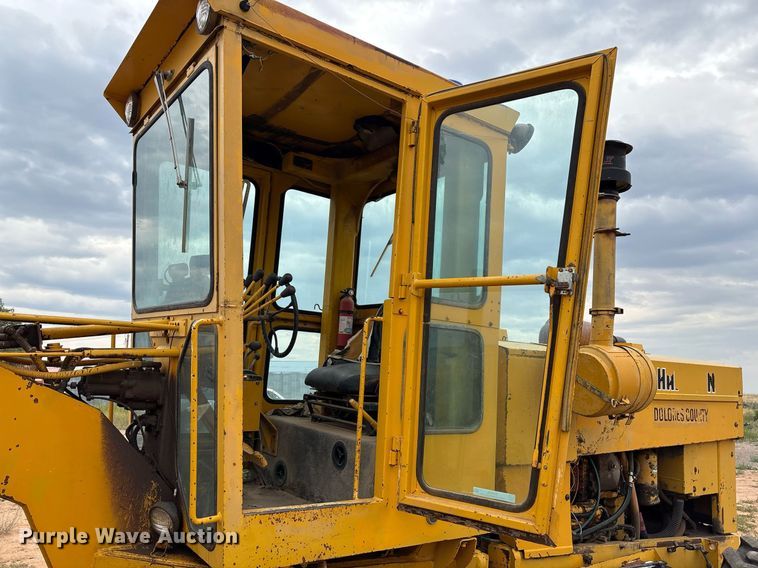 image for item DX8036 1978 Champion 720A motor grader