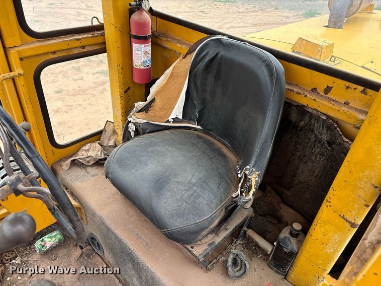 image for item DX8036 1978 Champion 720A motor grader