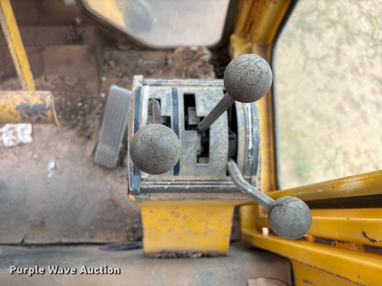 image for item DX8036 1978 Champion 720A motor grader