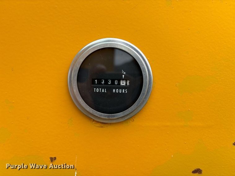 image for item DX8036 1978 Champion 720A motor grader