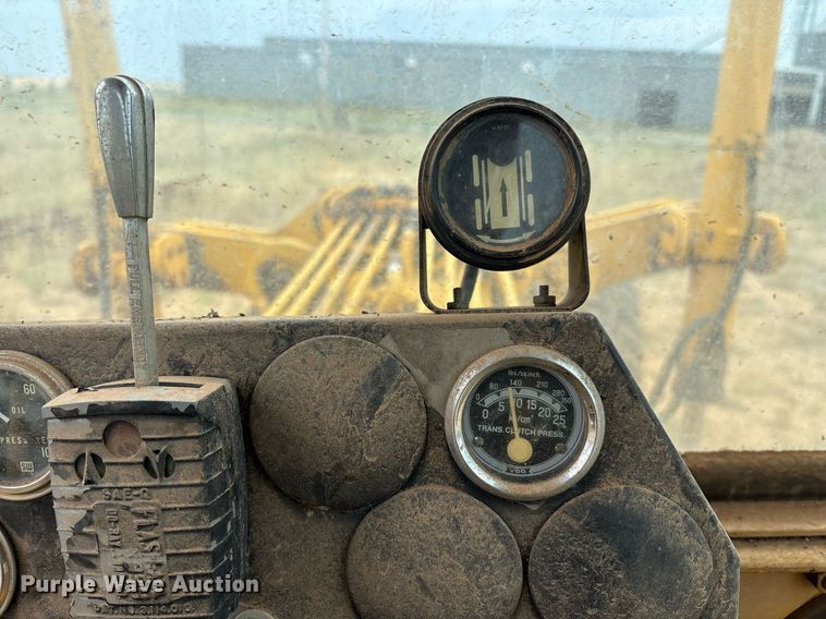 image for item DX8036 1978 Champion 720A motor grader