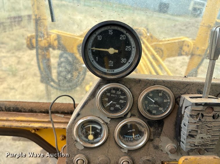 image for item DX8036 1978 Champion 720A motor grader