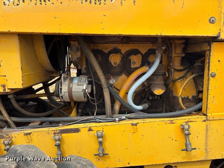 image for item DX8036 1978 Champion 720A motor grader