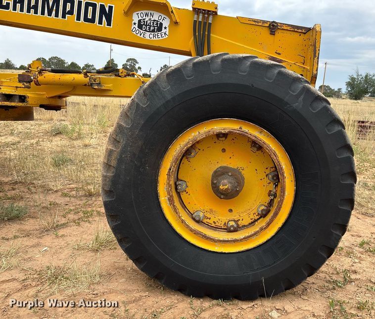 image for item DX8036 1978 Champion 720A motor grader