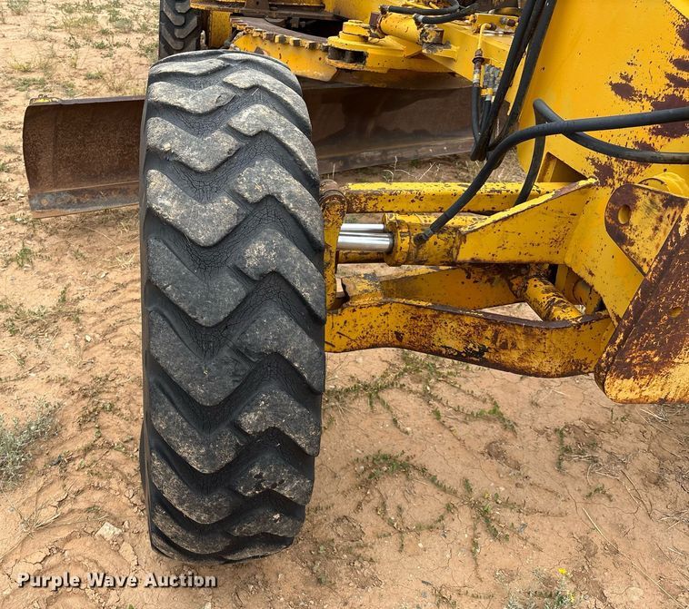 image for item DX8036 1978 Champion 720A motor grader