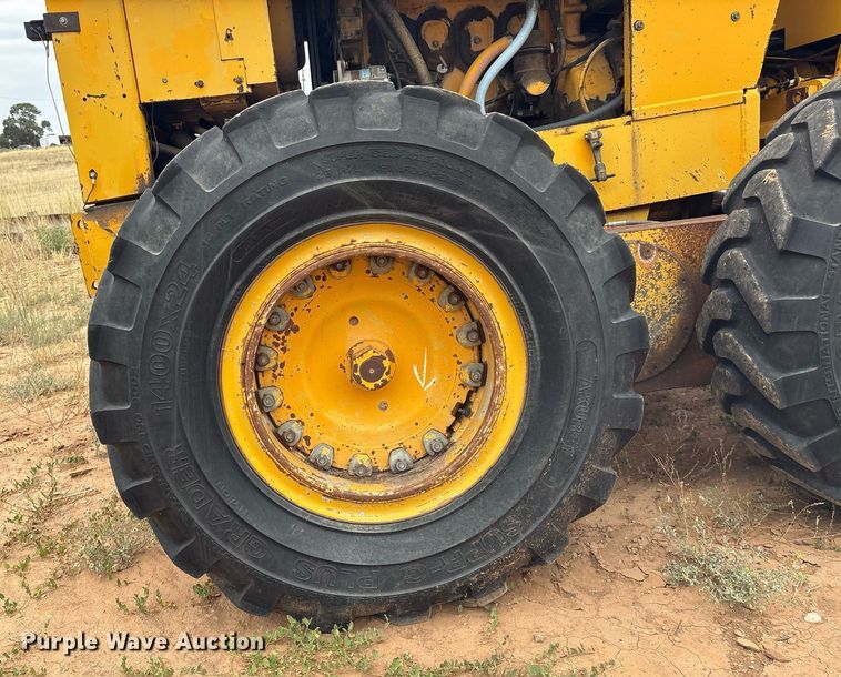 image for item DX8036 1978 Champion 720A motor grader