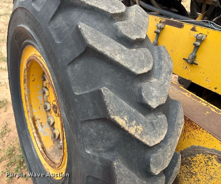 image for item DX8036 1978 Champion 720A motor grader