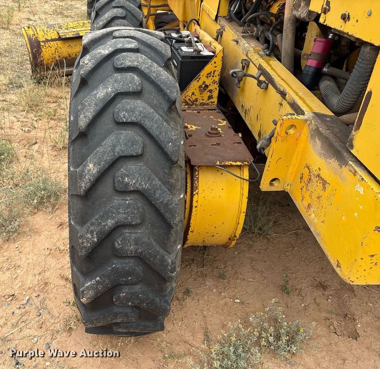 image for item DX8036 1978 Champion 720A motor grader