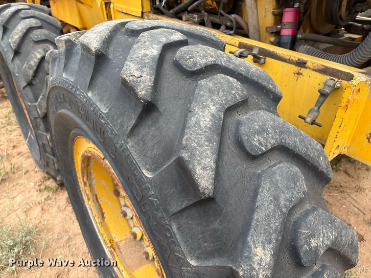 image for item DX8036 1978 Champion 720A motor grader