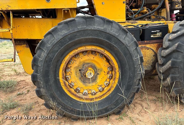 image for item DX8036 1978 Champion 720A motor grader