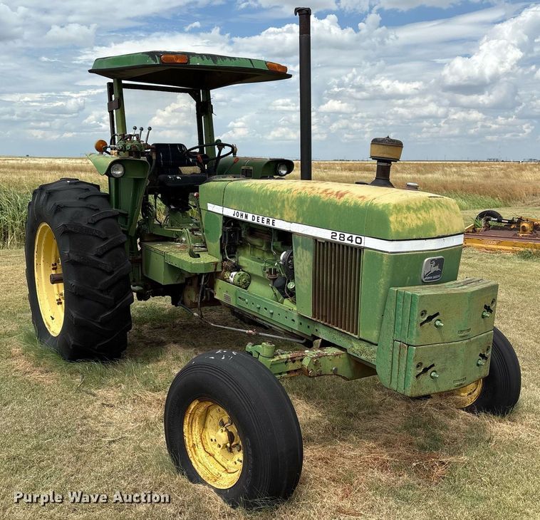 image for item DX8048 John Deere 2840 tractor