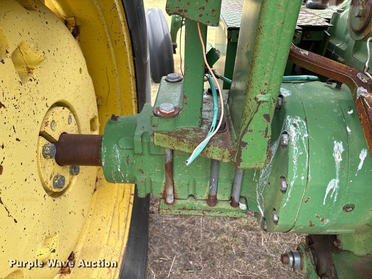 image for item DX8048 John Deere 2840 tractor