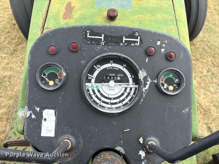 image for item DX8048 John Deere 2840 tractor