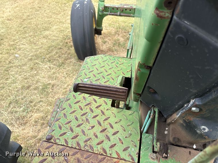 image for item DX8048 John Deere 2840 tractor