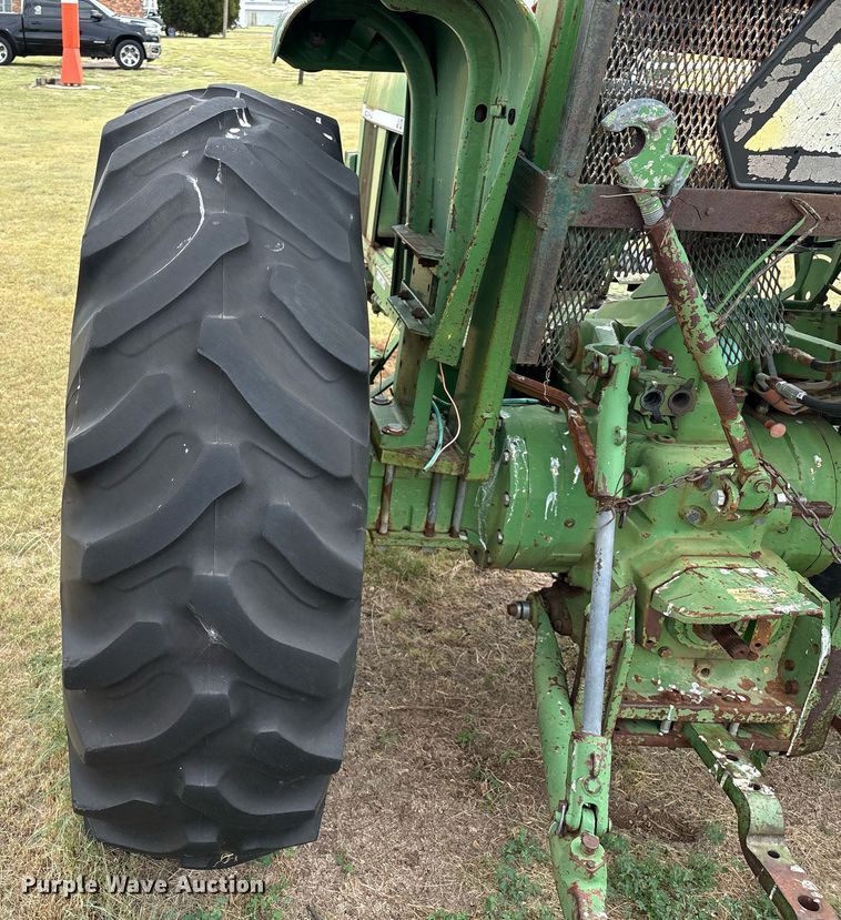 image for item DX8048 John Deere 2840 tractor