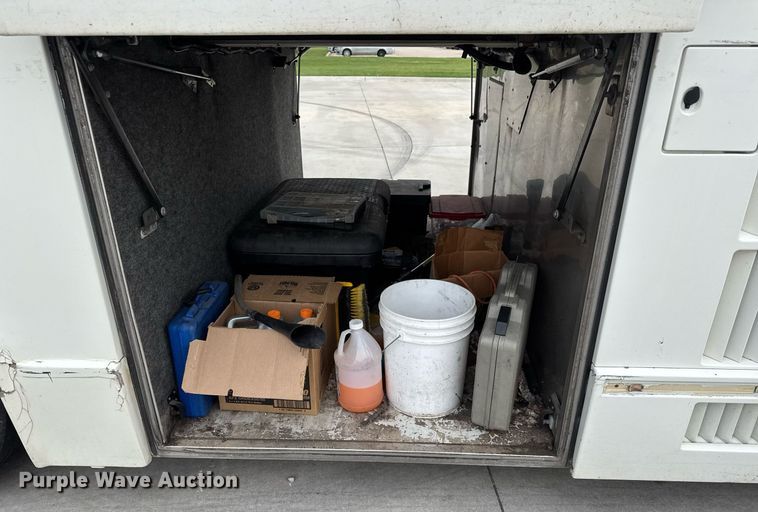 image for item DY0170 2000 Prevost H3 coach bus