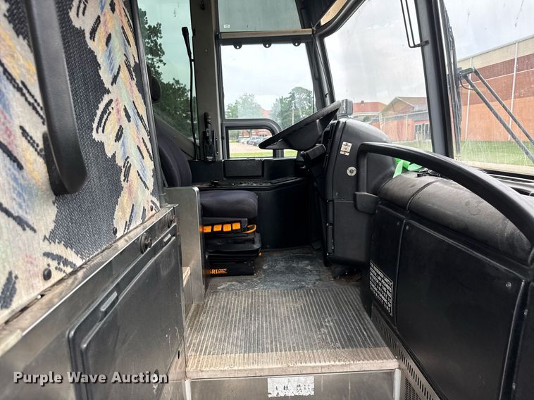 image for item DY0170 2000 Prevost H3 coach bus