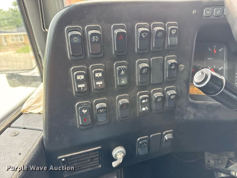 image for item DY0170 2000 Prevost H3 coach bus