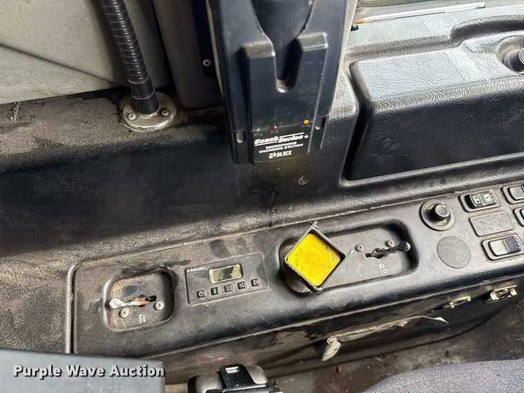 image for item DY0170 2000 Prevost H3 coach bus