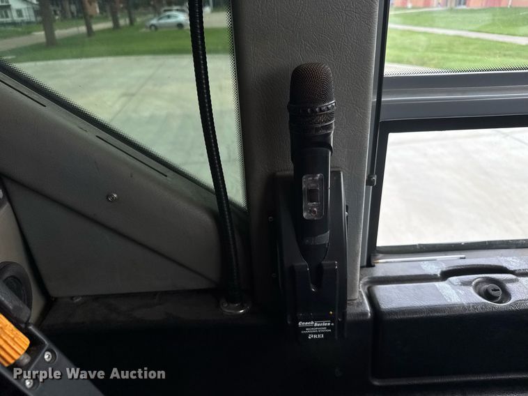 image for item DY0170 2000 Prevost H3 coach bus