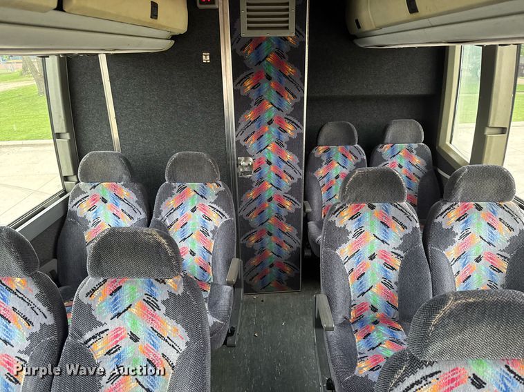 image for item DY0170 2000 Prevost H3 coach bus