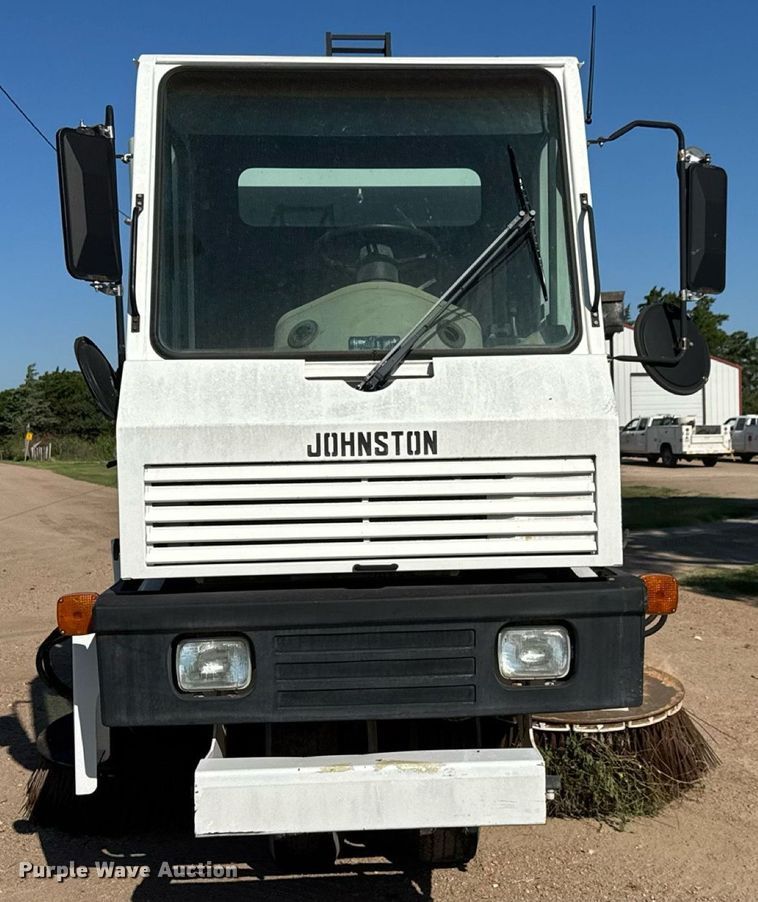 image for item DY0337 2004 Johnston 3000 street sweeper