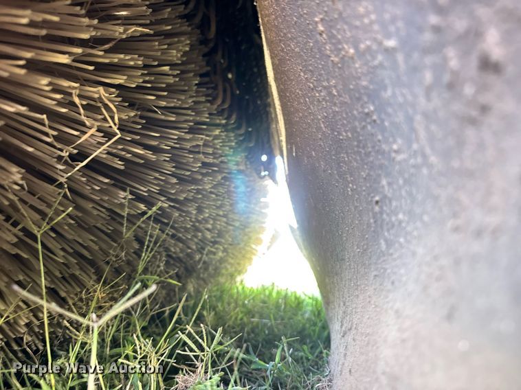 image for item DY0337 2004 Johnston 3000 street sweeper