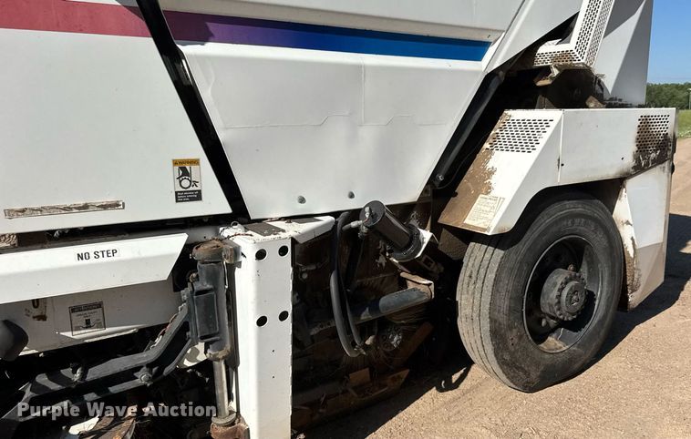 image for item DY0337 2004 Johnston 3000 street sweeper