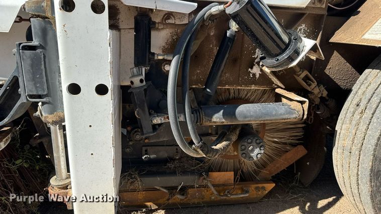 image for item DY0337 2004 Johnston 3000 street sweeper