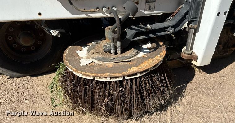 image for item DY0337 2004 Johnston 3000 street sweeper