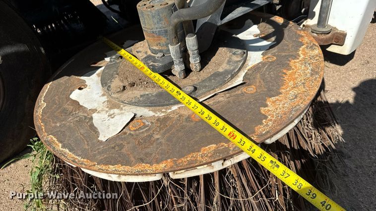 image for item DY0337 2004 Johnston 3000 street sweeper