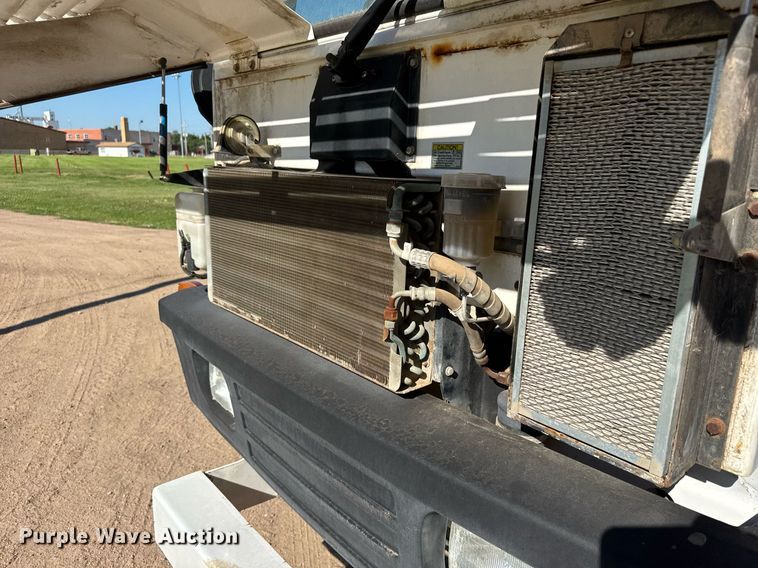 image for item DY0337 2004 Johnston 3000 street sweeper