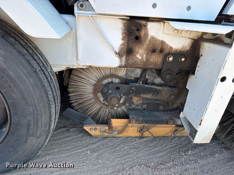 image for item DY0337 2004 Johnston 3000 street sweeper