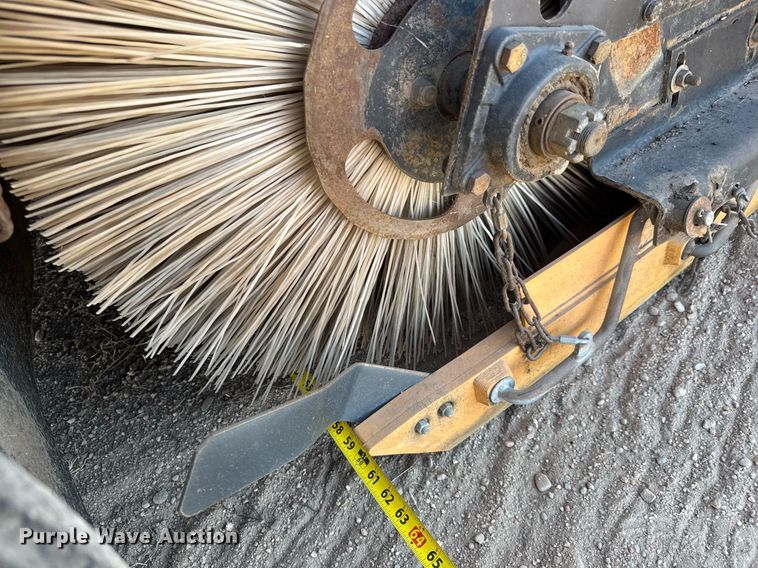 image for item DY0337 2004 Johnston 3000 street sweeper