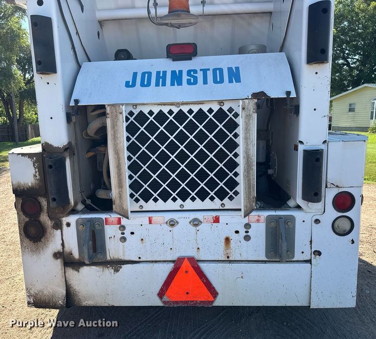 image for item DY0337 2004 Johnston 3000 street sweeper
