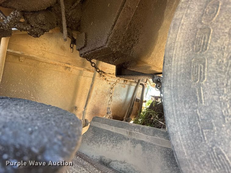 image for item DY0337 2004 Johnston 3000 street sweeper