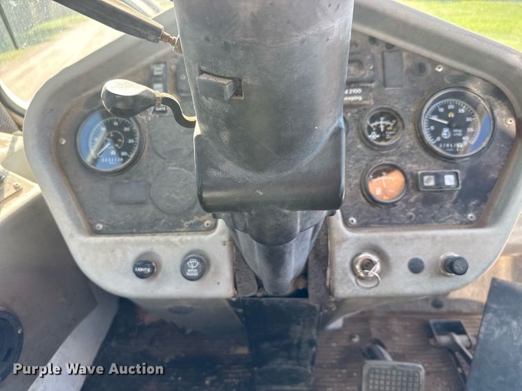 image for item DY0337 2004 Johnston 3000 street sweeper