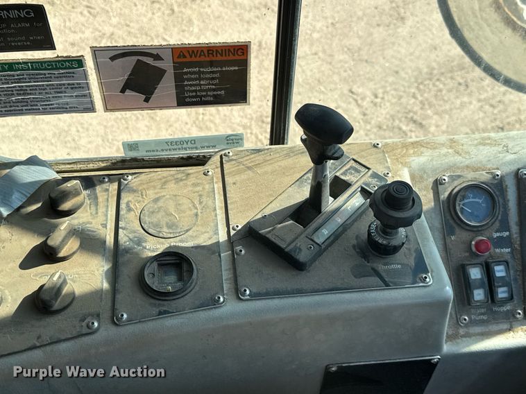 image for item DY0337 2004 Johnston 3000 street sweeper