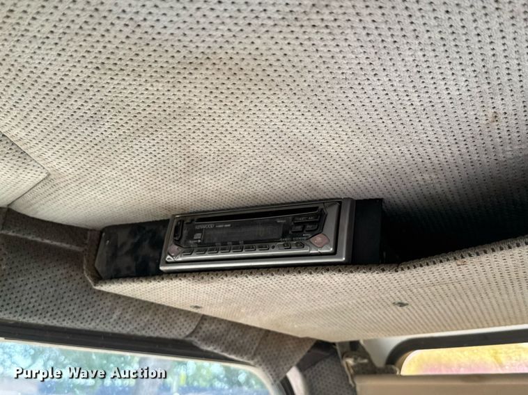 image for item DY0337 2004 Johnston 3000 street sweeper