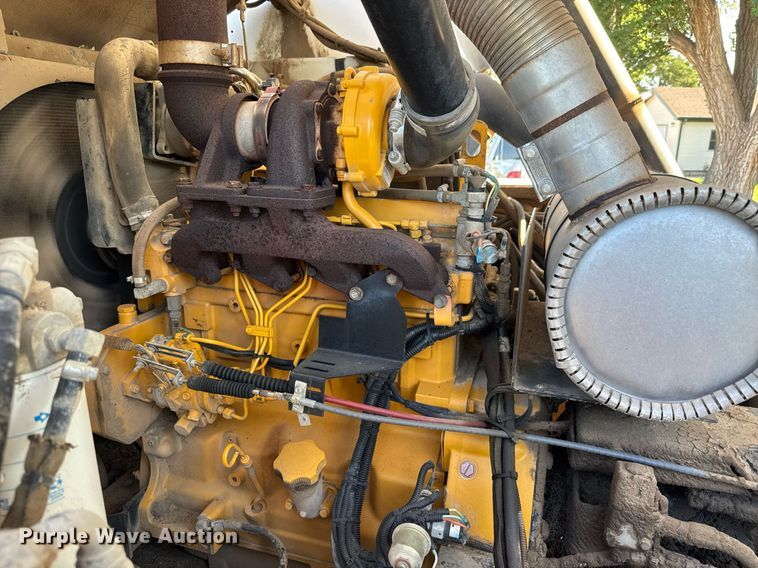 image for item DY0337 2004 Johnston 3000 street sweeper