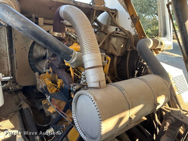 image for item DY0337 2004 Johnston 3000 street sweeper