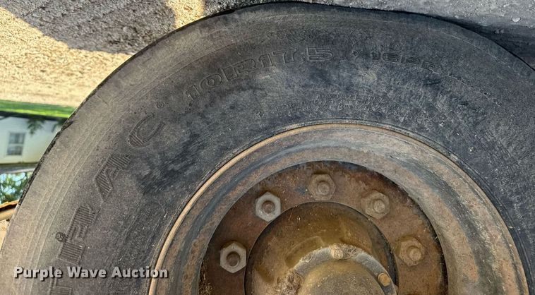 image for item DY0337 2004 Johnston 3000 street sweeper